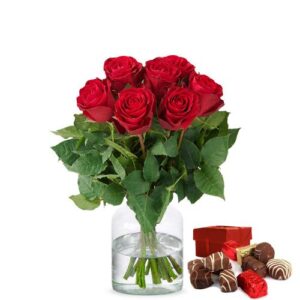 Boeket rode rozen met chocolade