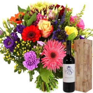 Bont boeket + fles rode wijn